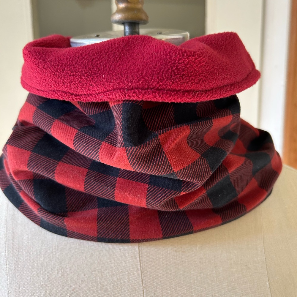 Neck Cozy. Go Scarf Free!Red and Black Plaid Fleece,New with tags. One size.
